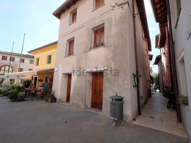 Villetta bifamiliare in vendita di 210 m²