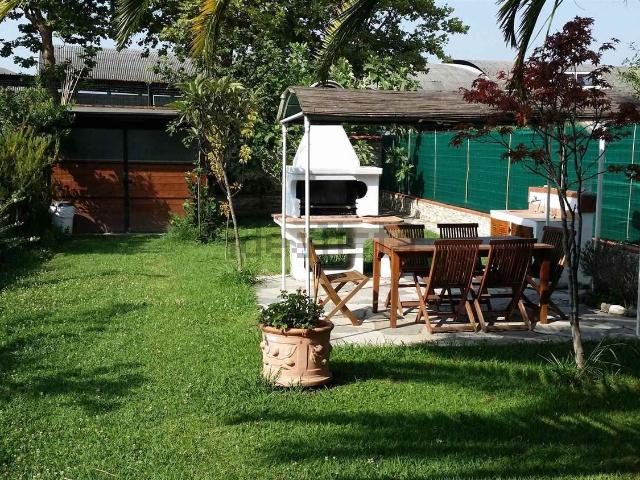Villetta bifamiliare in vendita di 210 m²