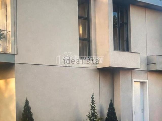Villetta bifamiliare in vendita di 210 m²