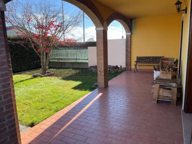 Villetta bifamiliare in vendita di 210 m²