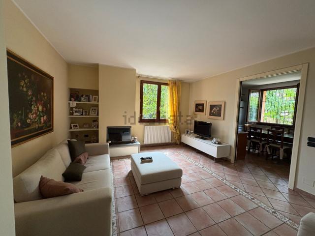 Villetta bifamiliare in vendita di 210 m²