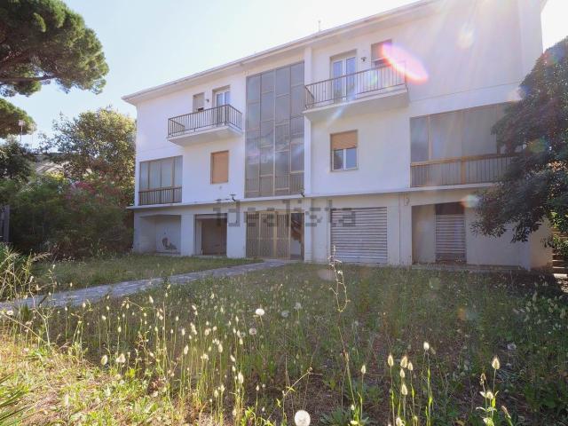 Villetta bifamiliare in vendita di 210 m²