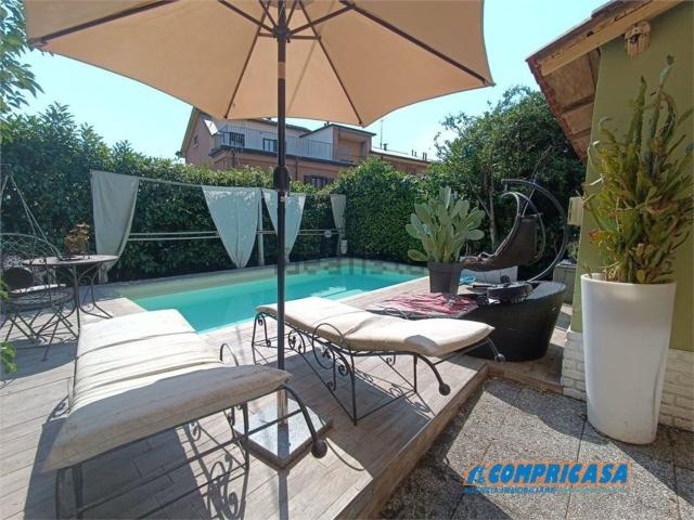 Villetta bifamiliare in vendita di 210 m²