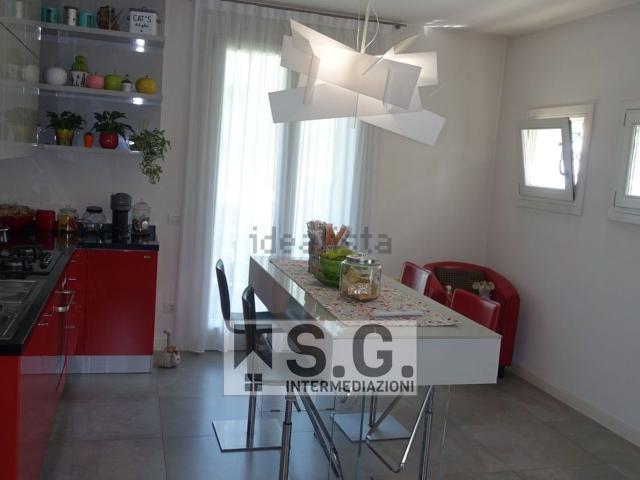 Villetta bifamiliare in vendita di 210 m²