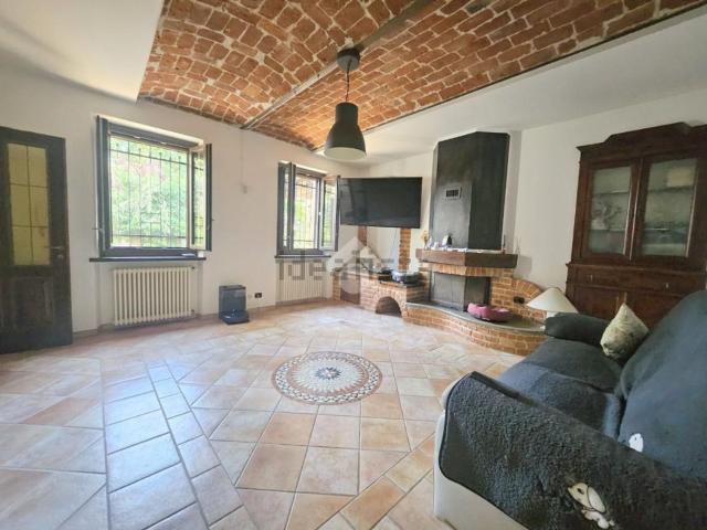 Villetta bifamiliare in vendita di 211 m² in Frazione Castiglione