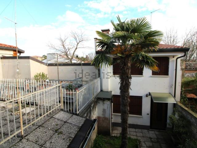 Villetta bifamiliare in vendita di 211 m² in Piazzale Vittoria, 1
