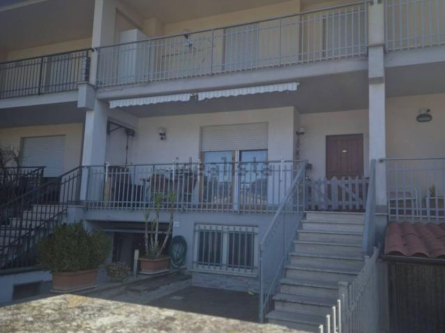 Villetta bifamiliare in vendita di 211 m² in Strada Tiberina Nord, 224