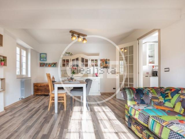 Villetta bifamiliare in vendita di 211 m² in Via Maiella, 52