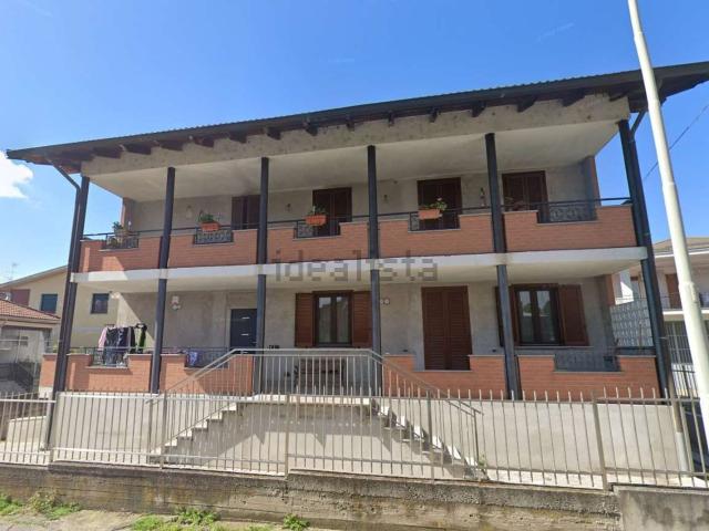 Villetta bifamiliare in vendita di 212 m² in Strada Farè, 9
