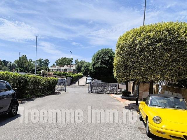 Villetta bifamiliare in vendita di 212 m² in Via Vincenzo Visceglia