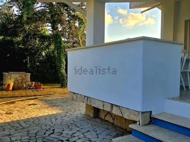 Villetta bifamiliare in vendita di 212 m² in Via Lussemburgo, 8