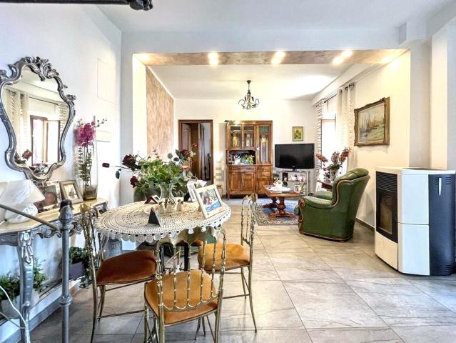 Villetta bifamiliare in vendita di 212 m²
