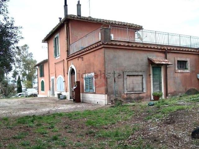 Villetta bifamiliare in vendita di 217 m² in Via di Prataporci