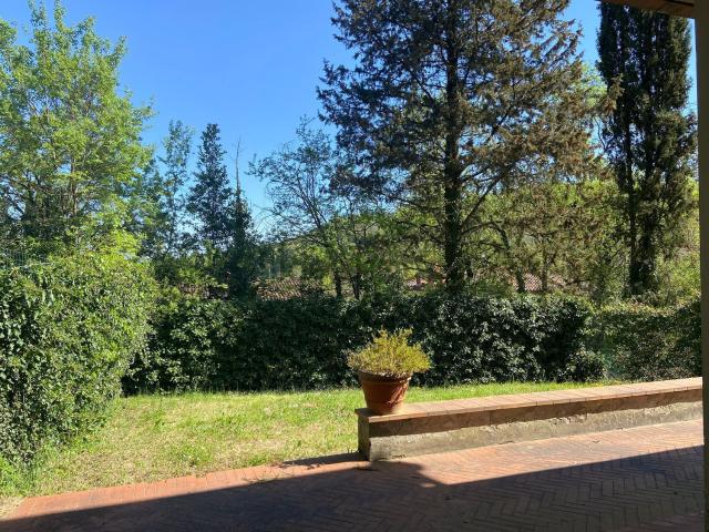 Villetta bifamiliare in vendita di 217 m² in Via Imprunetana per Tavarnuzze, 209