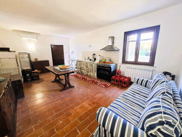 Villetta bifamiliare in vendita di 217 m² in Via Rimembranze