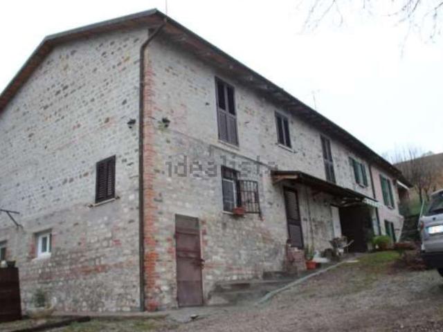 Villetta bifamiliare in vendita di 214 m² in Via Viara, 11204