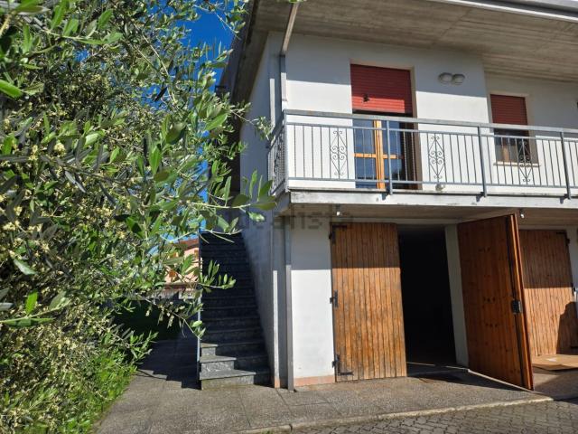 Villetta bifamiliare in vendita di 214 m² in Via A. Lamarmora, 25