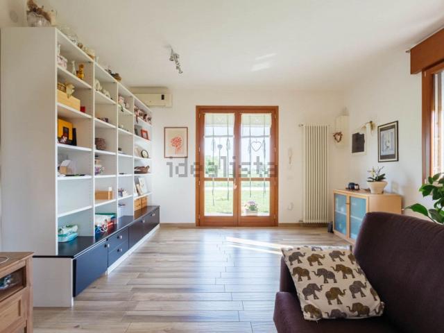 Villetta bifamiliare in vendita di 214 m² in Via Paraiso, 2