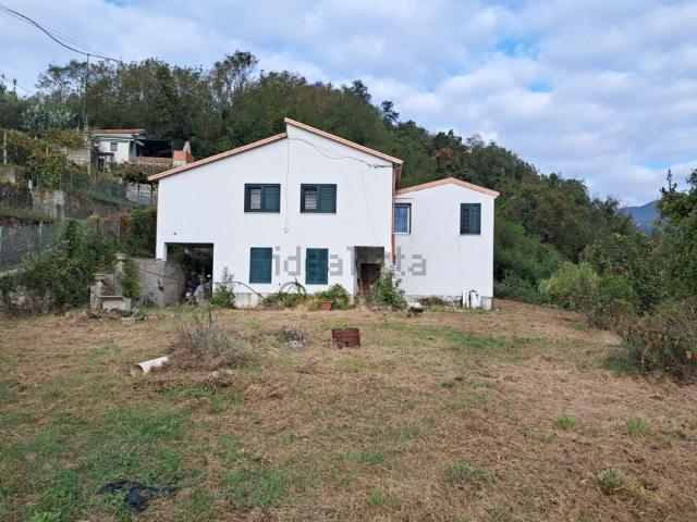 Villetta bifamiliare in vendita di 214 m² in Via Provinciale di Gragnana