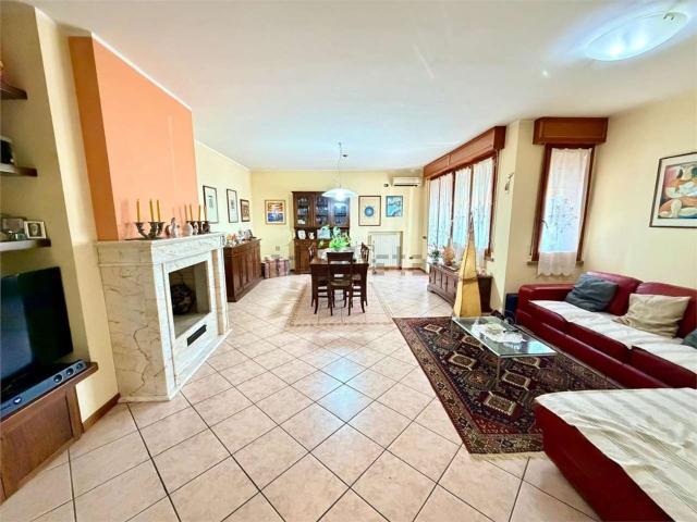 Villetta bifamiliare in vendita di 215 m² in Corso XXI Gennaio, 125