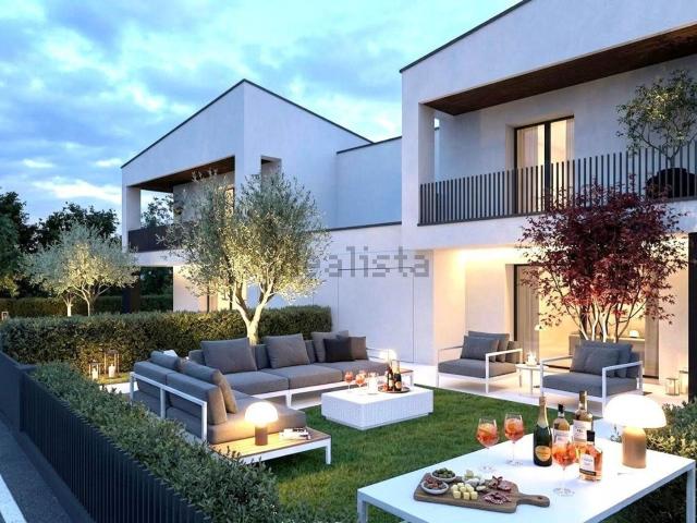 Villetta bifamiliare in vendita di 215 m² in Via Albera, 3