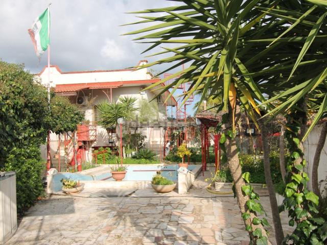 Villetta bifamiliare in vendita di 215 m² in Via Bernardo Pasquini