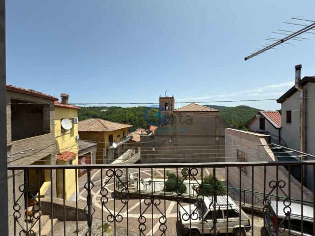 Villetta bifamiliare in vendita di 215 m² in Via Partenope, 17