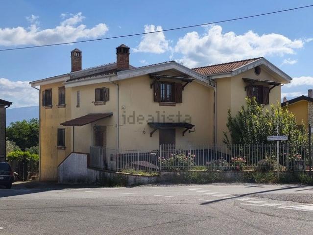 Villetta bifamiliare in vendita di 216 m² in Via Malvitani, 30