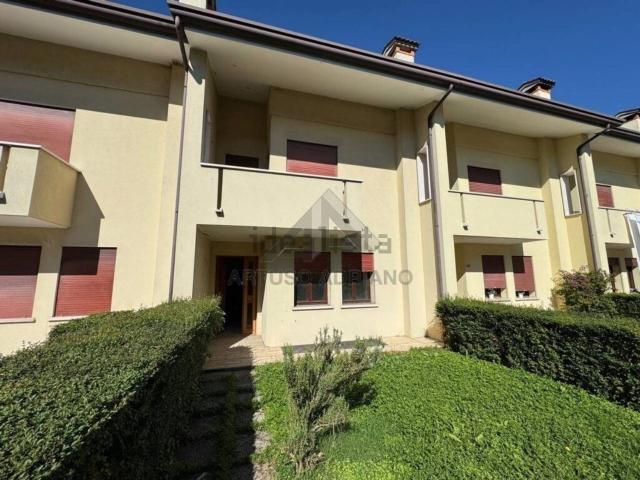 Villetta bifamiliare in vendita di 216 m² in Via Muson