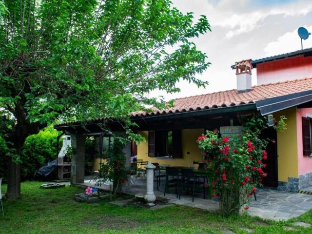 Villetta bifamiliare in vendita di 218 m² in Via Monviso