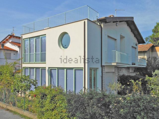 Villetta bifamiliare in vendita di 218 m²