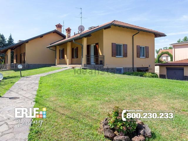 Villetta bifamiliare in vendita di 219 m² in Via Antonio Gramsci, 3
