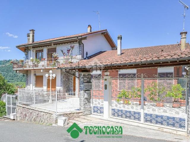 Villetta bifamiliare in vendita di 223 m² in Via D. Chiodo, 66