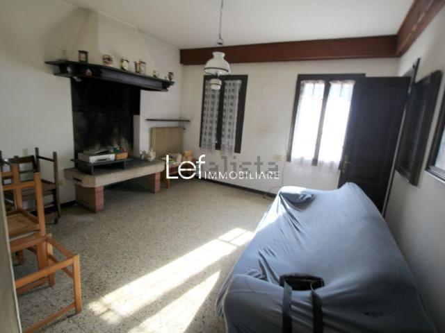 Villetta bifamiliare in vendita di 223 m² in Via Giuseppe Garibaldi