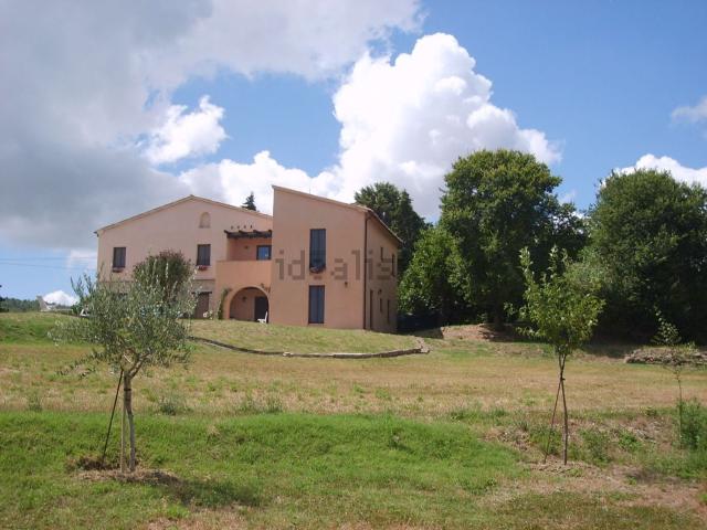 Villetta bifamiliare in vendita di 220 m² in Contrada Montalvello