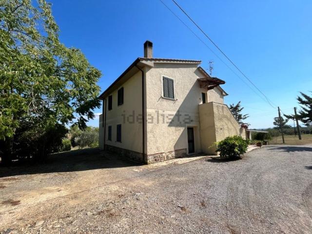 Villetta bifamiliare in vendita di 220 m² in Strada Consortile La Carla