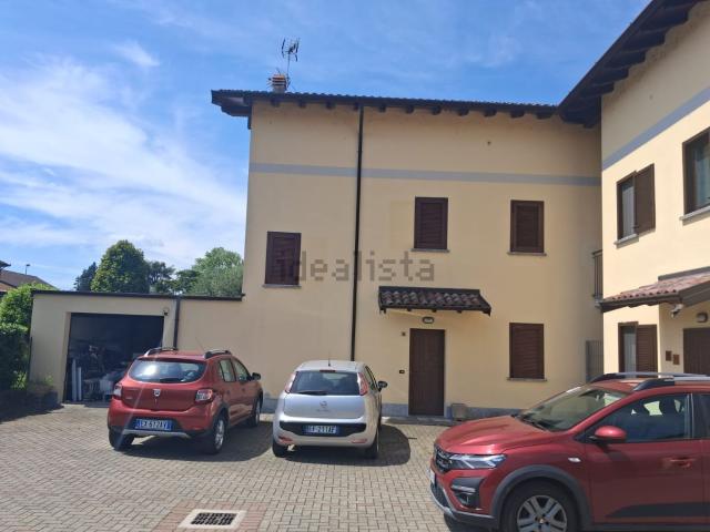 Villetta bifamiliare in vendita di 220 m² in Strada Statale 10 Padana Inferiore, 4