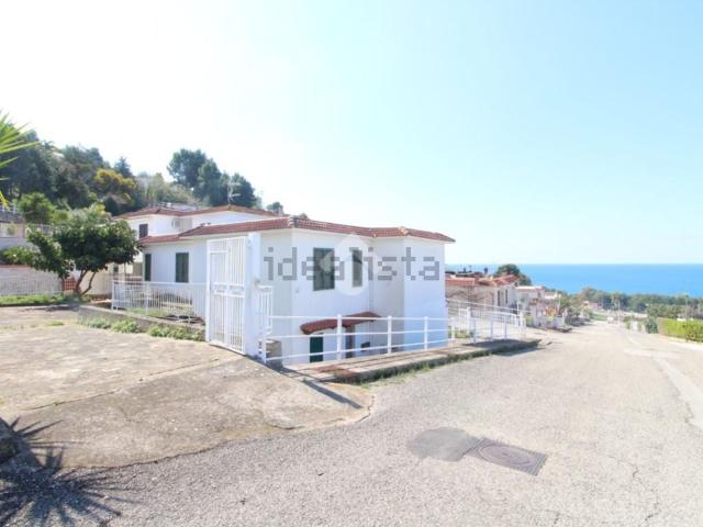 Villetta bifamiliare in vendita di 220 m² in Via Vincenzo Contaldi, 20