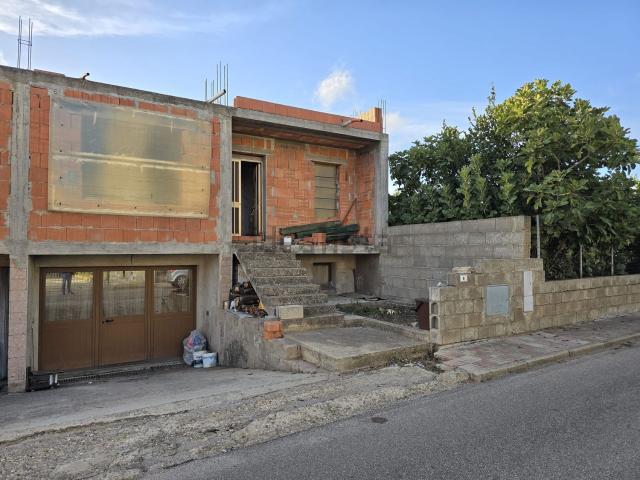 Villetta bifamiliare in vendita di 220 m² in Via Antonio Gramsci, 8