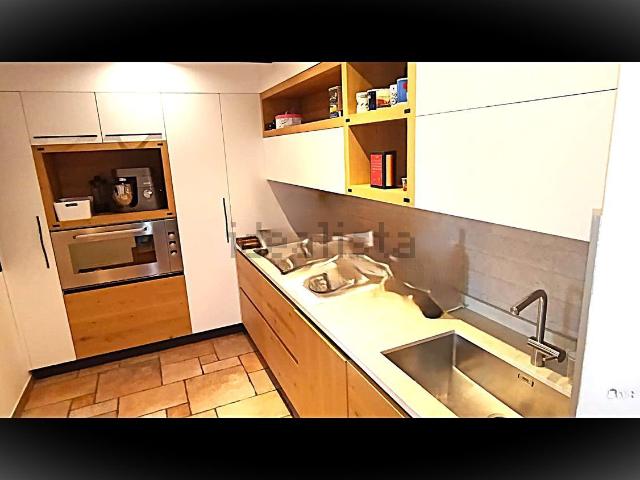 Villetta bifamiliare in vendita di 220 m² in Via Asiago