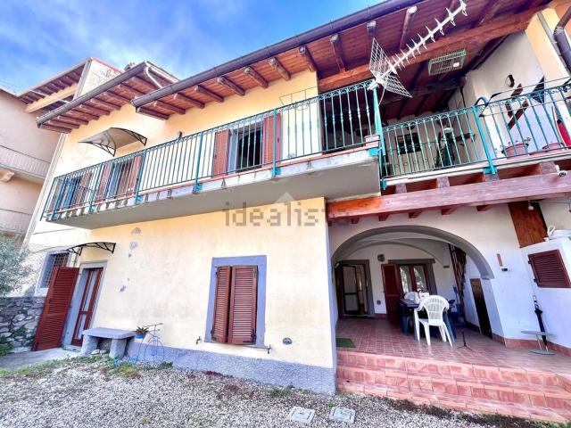 Villetta bifamiliare in vendita di 220 m² in Via Campaer, 5