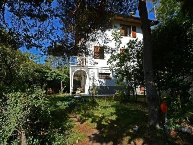 Villetta bifamiliare in vendita di 220 m² in Via Cian del Pei, 8