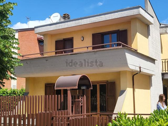 Villetta bifamiliare in vendita di 220 m² in Via degli Etruschi, 6
