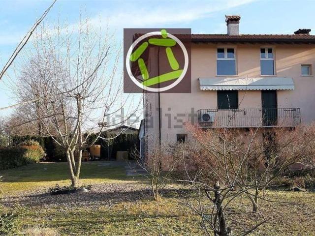 Villetta bifamiliare in vendita di 220 m² in Via del Poz, 10