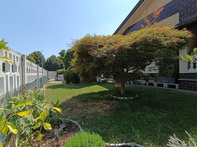 Villetta bifamiliare in vendita di 220 m² in Via della Repubblica, 22