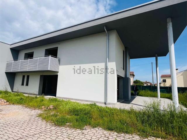 Villetta bifamiliare in vendita di 220 m² in Via Nazionale, 405