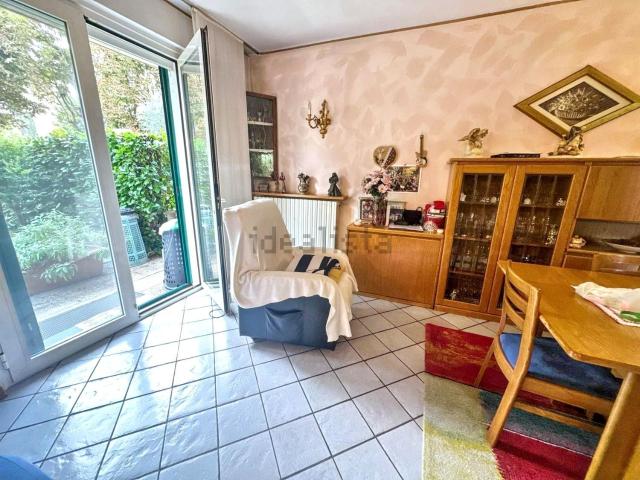 Villetta bifamiliare in vendita di 220 m² in Via Papa Giovanni XXIII, 12