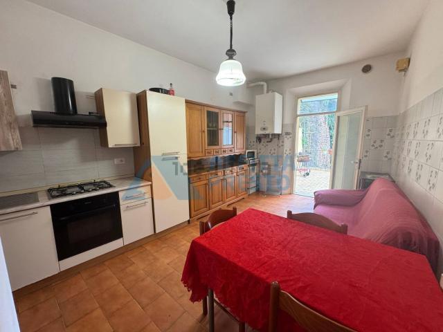 Villetta bifamiliare in vendita di 220 m² in Via Quattordici