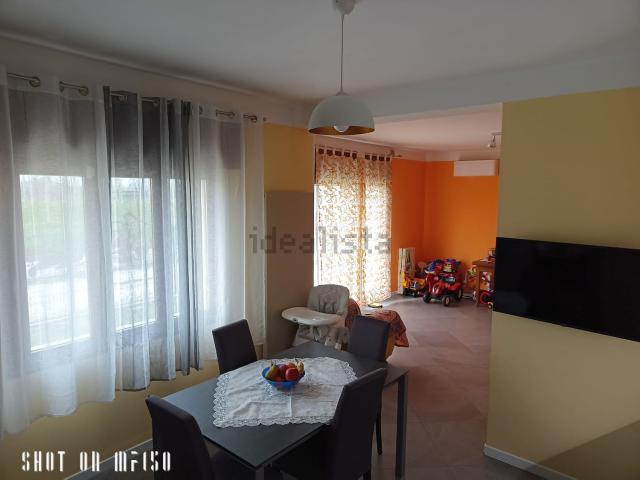 Villetta bifamiliare in vendita di 220 m² in Via Riccardo Selvatico
