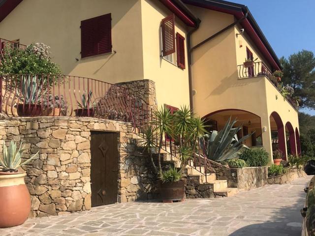 Villetta bifamiliare in vendita di 220 m² in Via Roma
